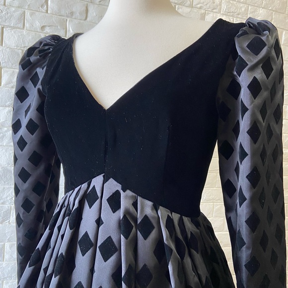 Vintage 1960s Adele Simpson Black Velvet Diamond Detailed Satin Skirt Full Gown - Picture 4 of 12